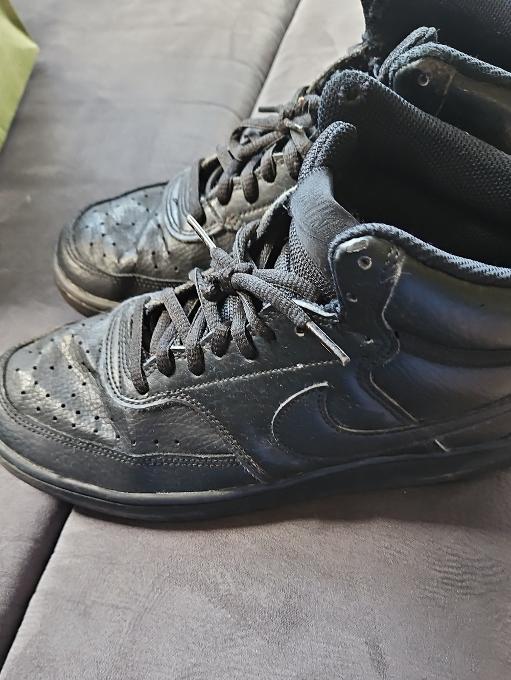 Black Men’s High-Top Athletic Sneakers